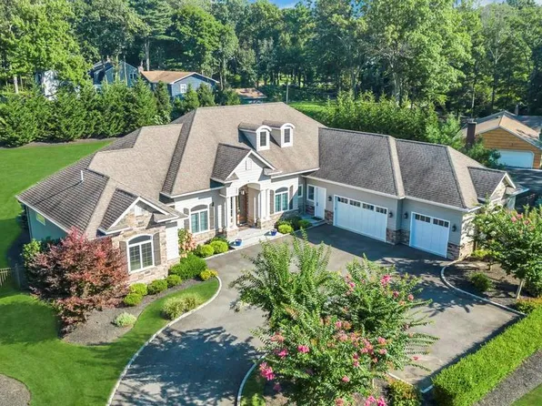 6 Buttonwood Drive, Dix Hills, NY 11746
