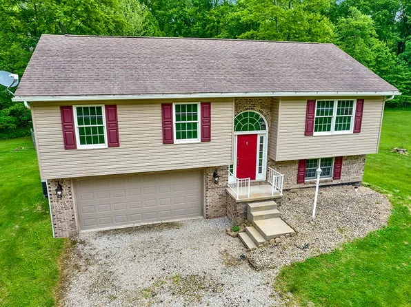 104 Maplewood Ave, Carmichaels, PA 15320