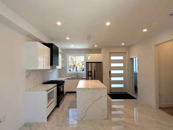 4208 John St, Vancouver, BC