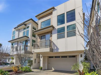1745 Spreckels Ln, Redondo Beach, CA, 90278