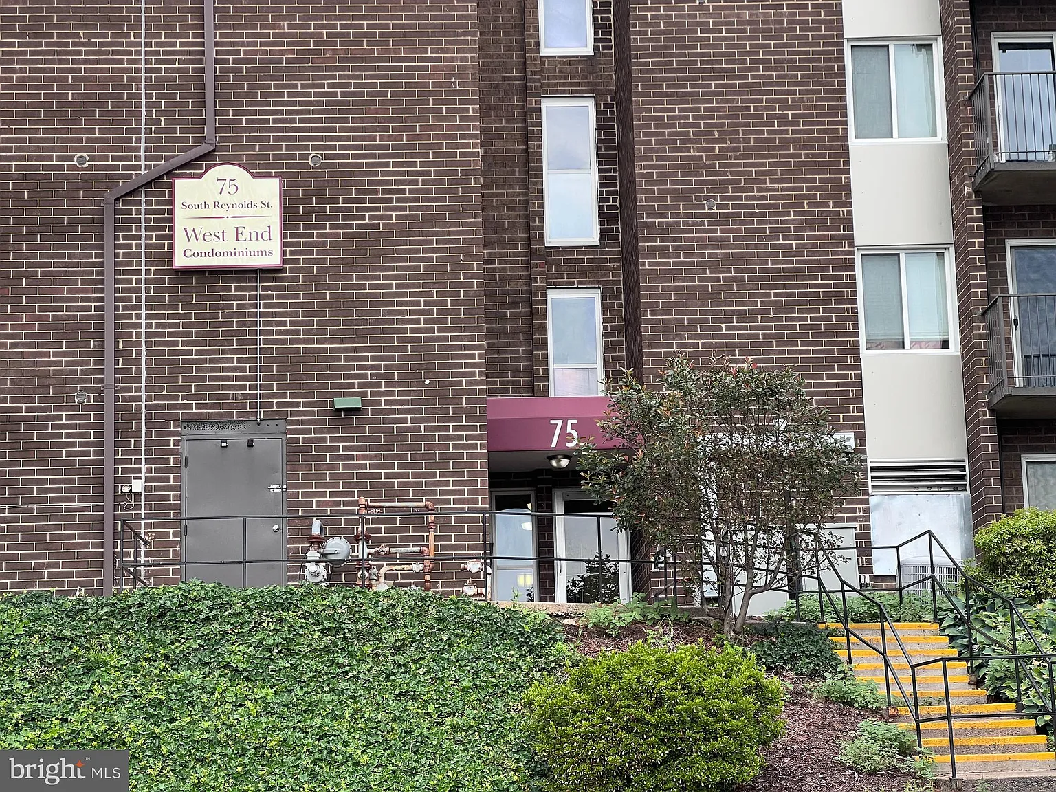 West End Condo — Photo 1