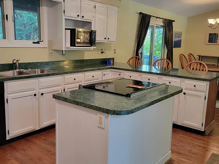 111 Gilford Ter — Photo 15