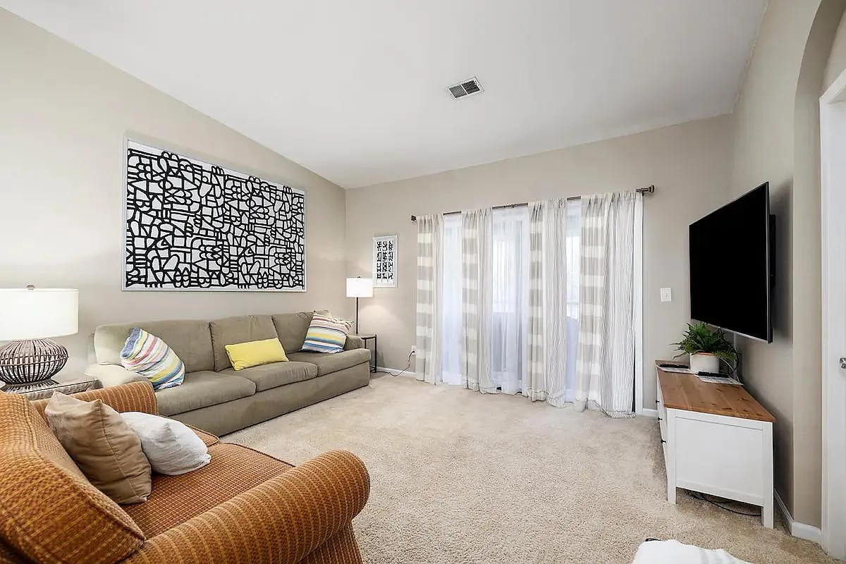 350 S Wildwood Dr — Photo 1