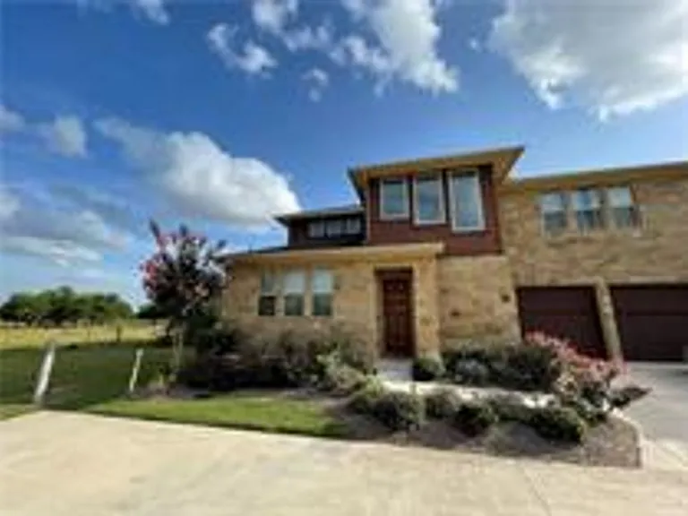 4004 Isabella Grace Ct — Photo 2