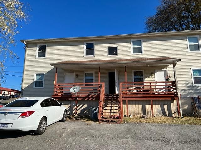 1st image of 129 Brush Hill Ct