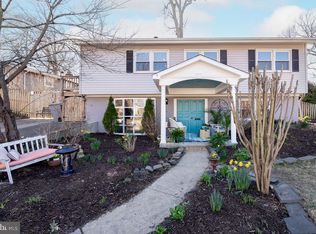 8216 Crown Court Rd, Alexandria, VA 22308