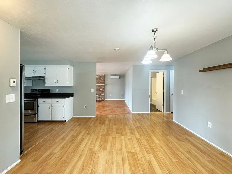 2083 Amirante St — Photo 14