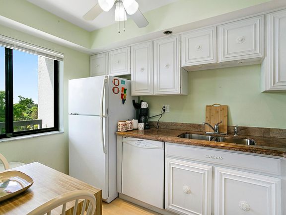 5th image of 3000 Presidential Way APT 401