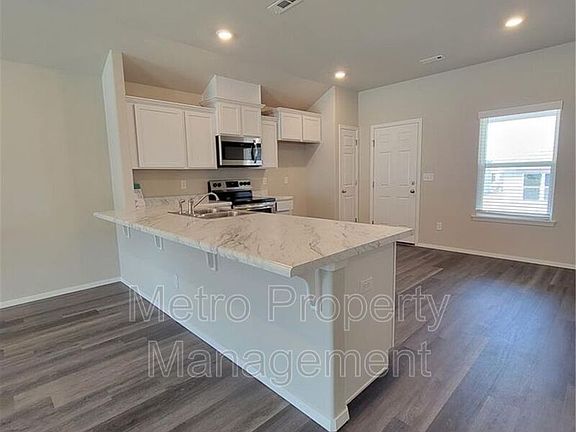 4th image of 3702 S 1st St