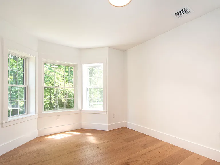 215 Gardner St #1 — Photo 5