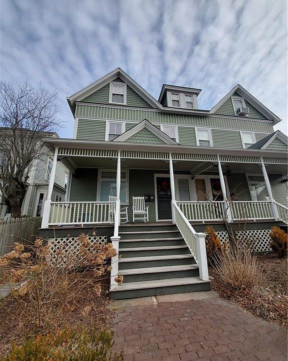 2nd image of 28 Bull St