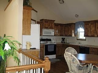 3rd image of 1208 N 4th St E