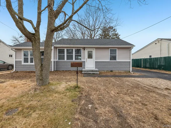 1354 Brooklyn Blvd, Bay Shore, NY 11706