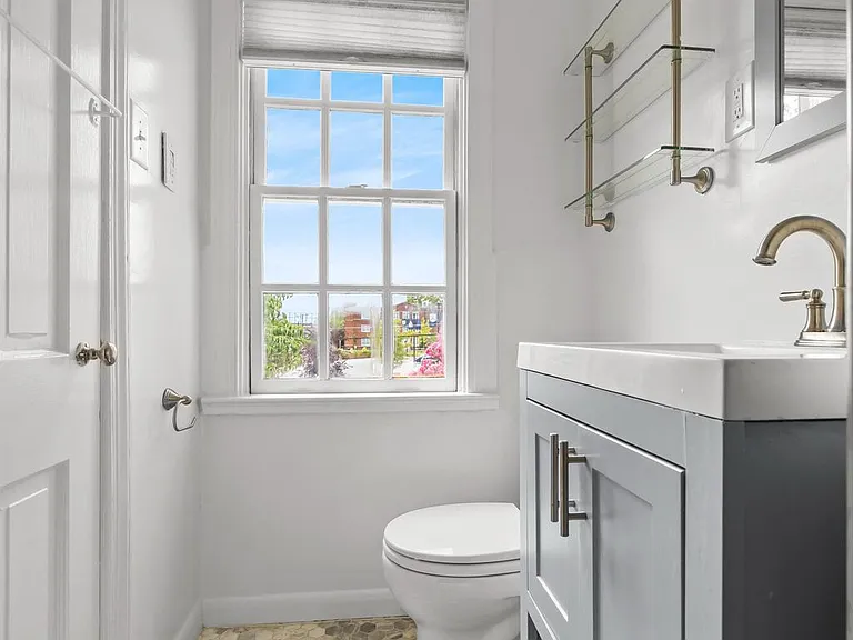 827 S Royal St — Photo 19