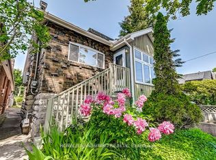 30 4th St, Toronto, ON M8V2Y3