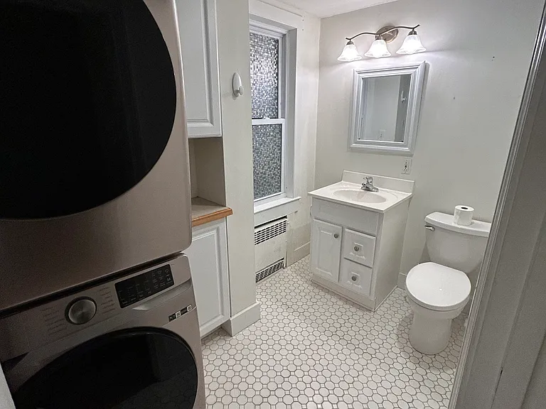 47 Russell St #1 — Photo 17