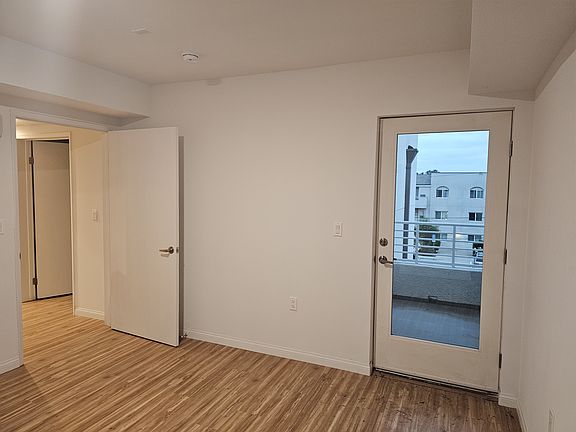 4th image of 17401 Roscoe Blvd #44975d3a3