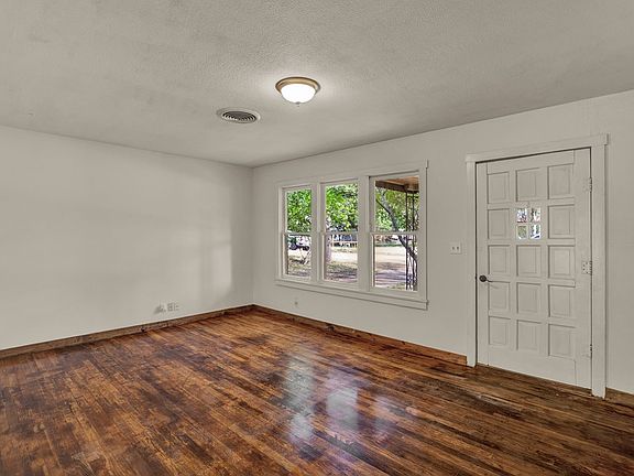 4th image of 67 Texas Yucca St