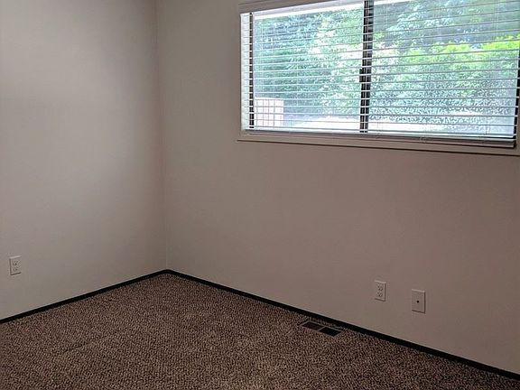 4th image of 9519 147th Street Ct E
