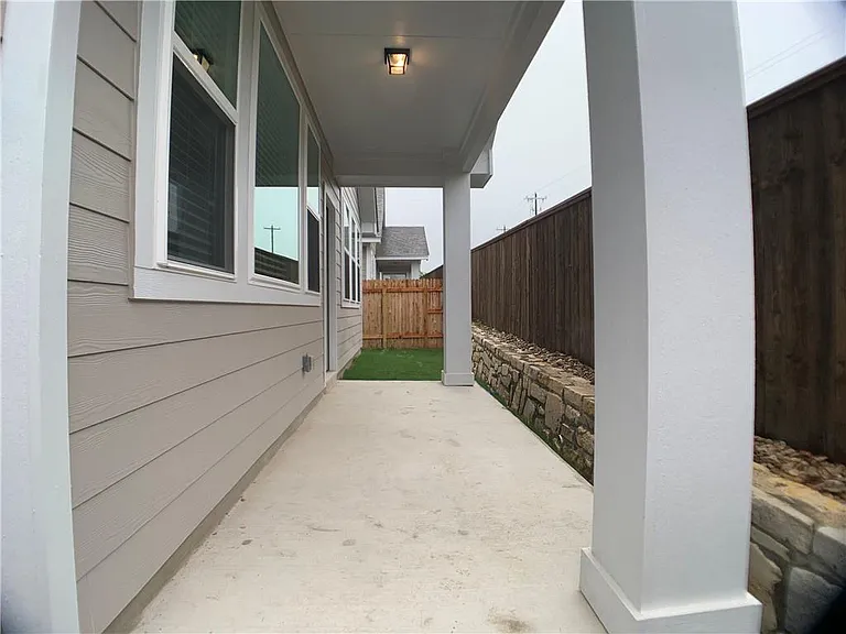 237 Michaelis Dr — Photo 20