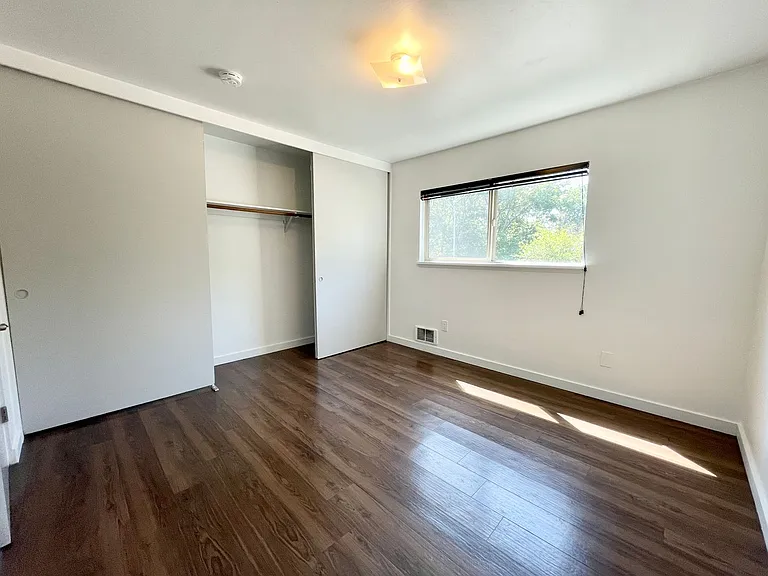 Bayview Apartments — Photo 108