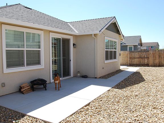 Low Maint rear yard w/patio
