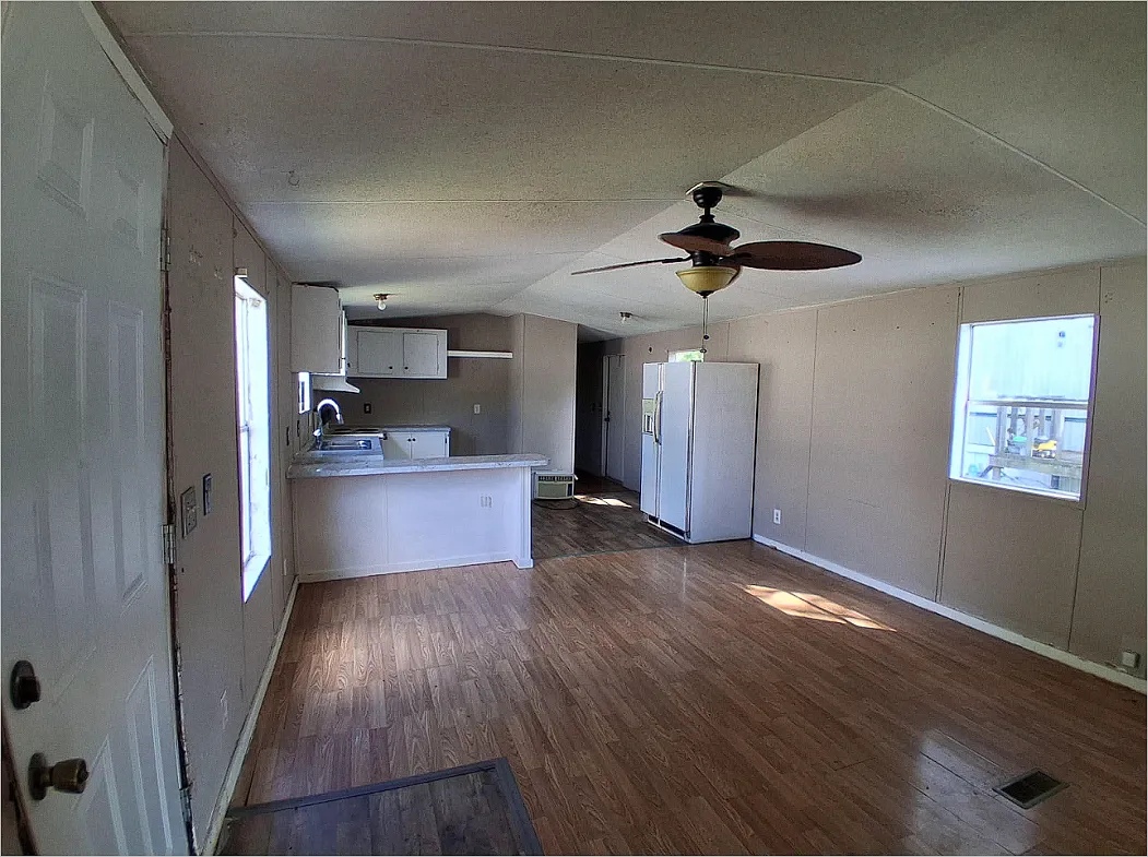 2 bed, 840 sqft, $750 — Photo 4