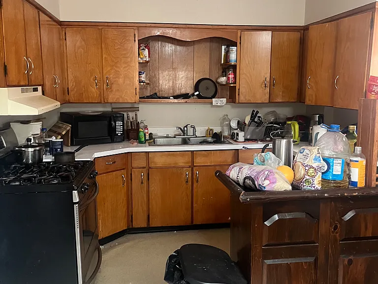 203 Pleasant St — Photo 3
