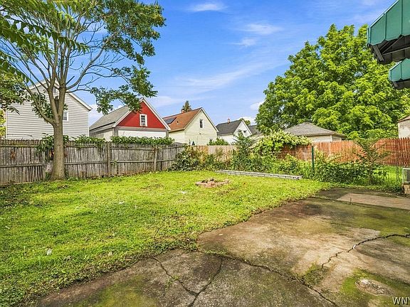 3rd image of 266 Fenton St
