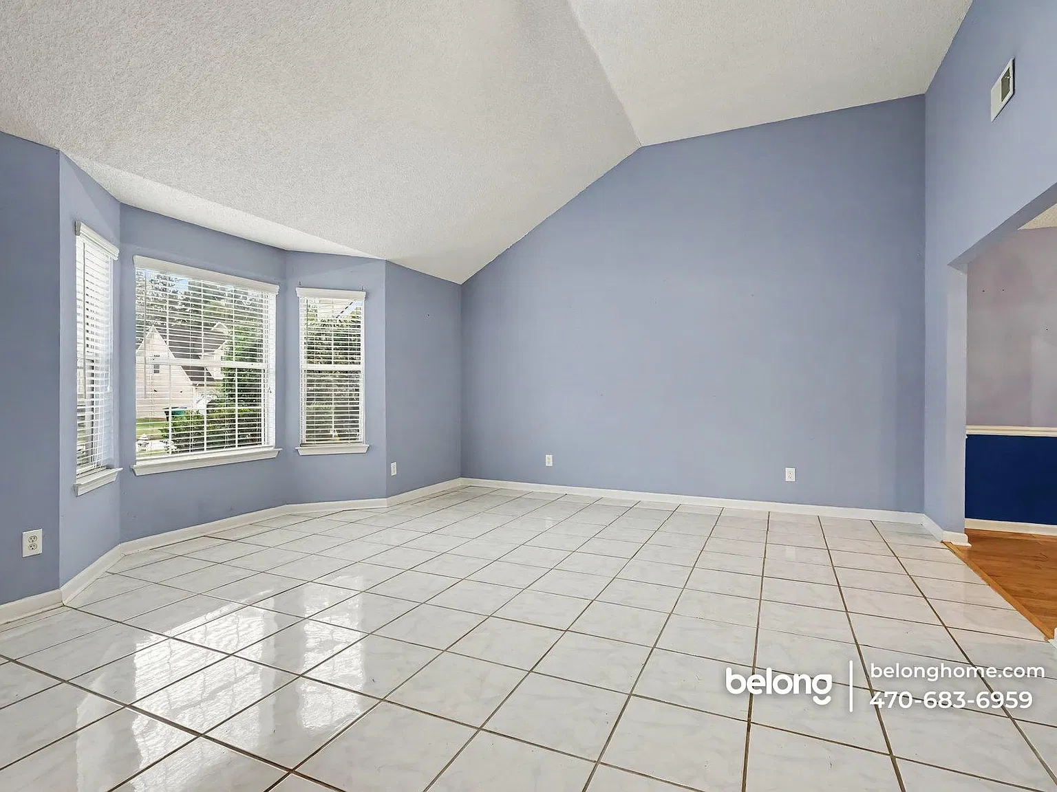 3 bed, 2.5 bath, 1988 sqft, $1,915 — Photo 2