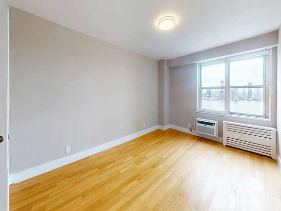 5th image of 80 N Moore St #8028G