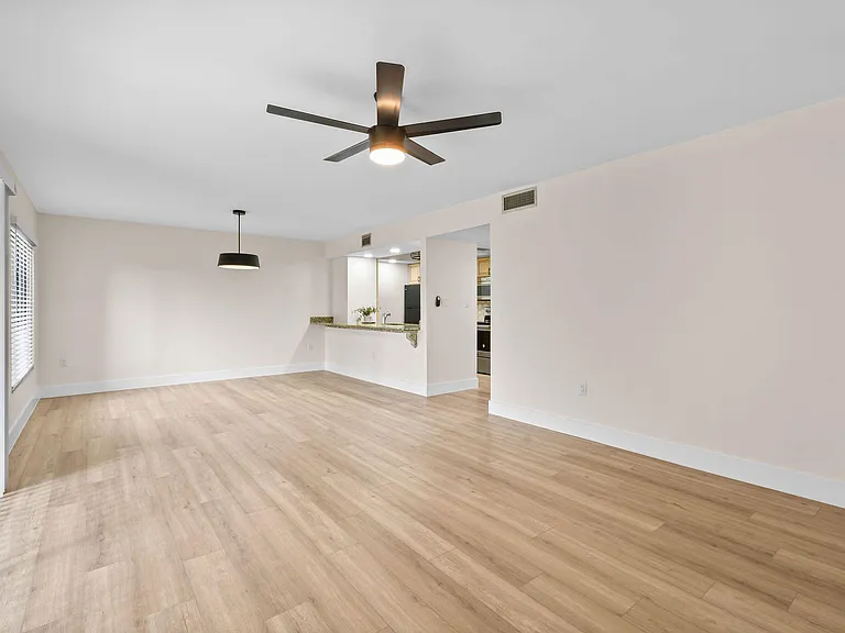 2233 NW 22nd Ave #102 — Photo 10
