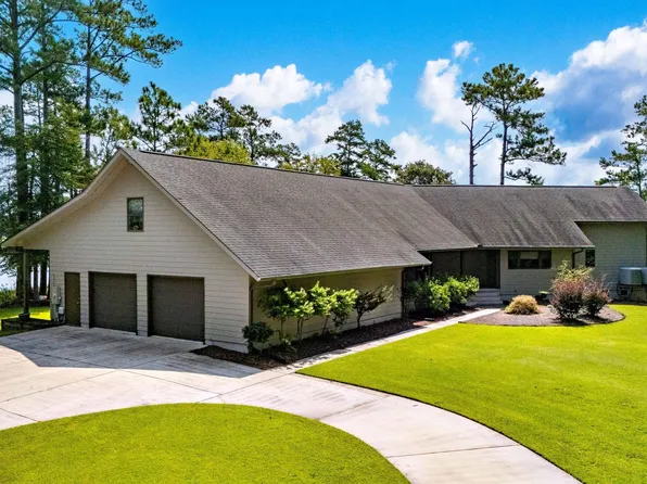 138 Shoreline Court, Oriental, NC 28571