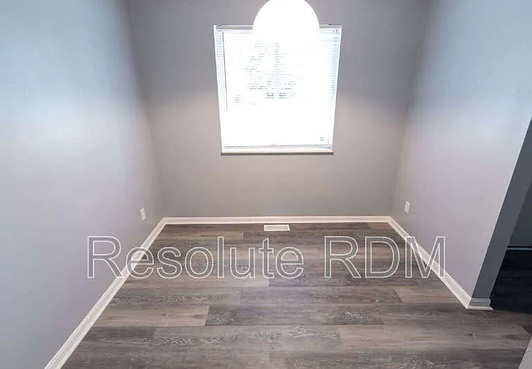 3826 Ireland Dr — Photo 13