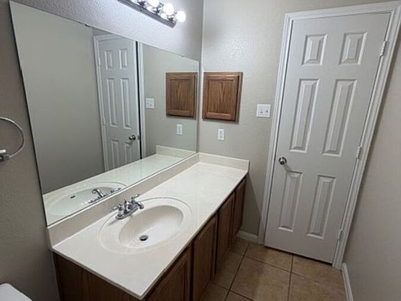 4th image of 5620 Tumbled Stone Dr
