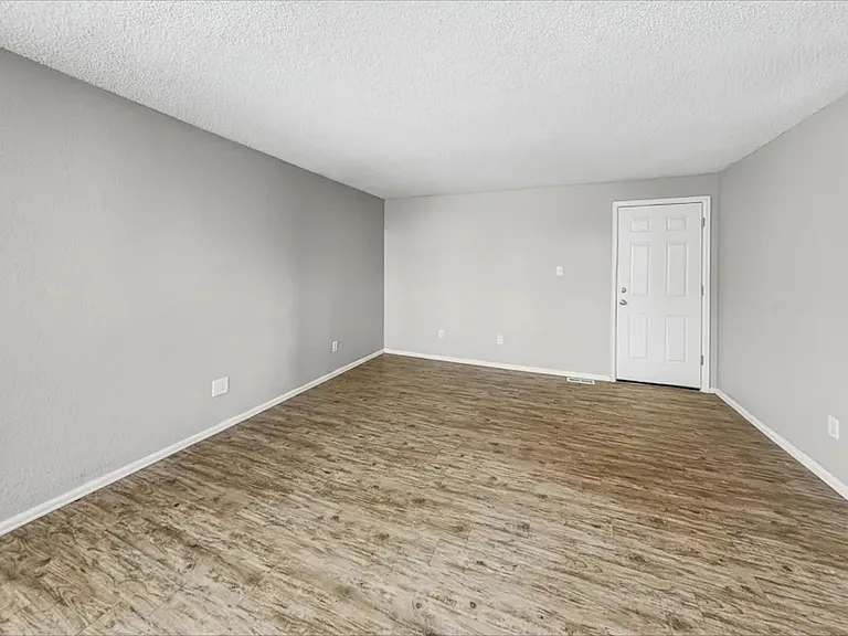 12724 Glencoe St — Photo 5
