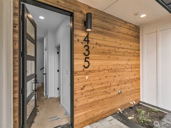 435 19th Avenue E, Seattle, WA 98112