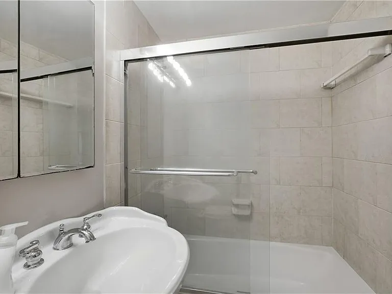 2285 Peachtree Rd NE #604 — Photo 14