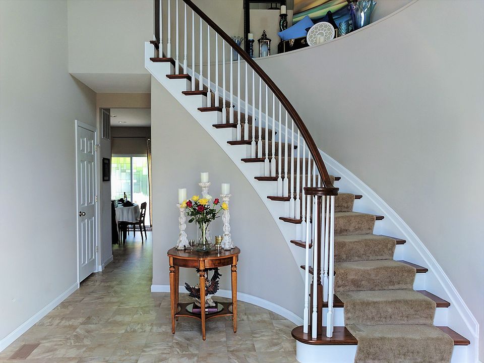 Entry / Foyer