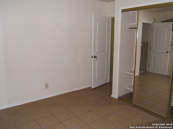 5th image of 3923 Anton Dr