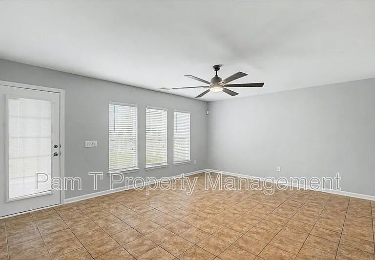 4 Bainbridge Way — Photo 16