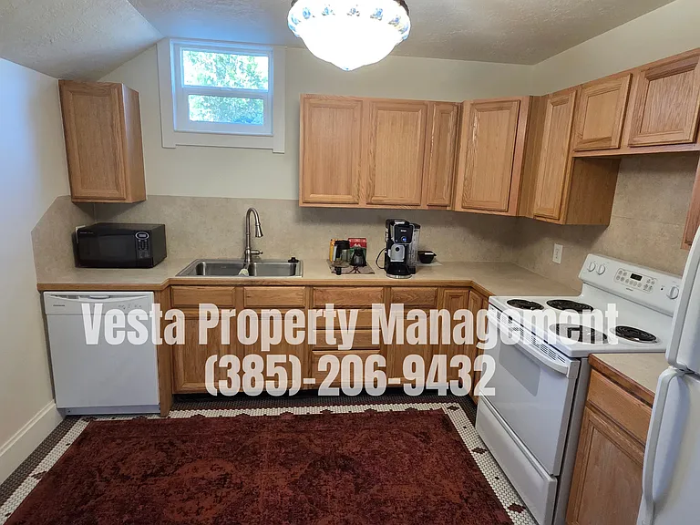 2583 Brinker Ave #B — Photo 7