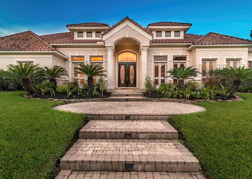 1st image of 2915 Acorn Wood Way