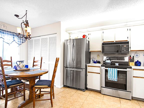 4th image of 6198 Riverwalk Lane #2
