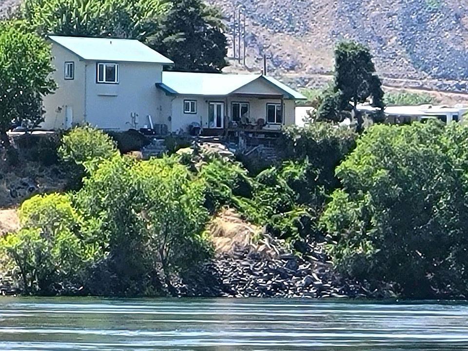 View from the Bald Eagles nest across the river.