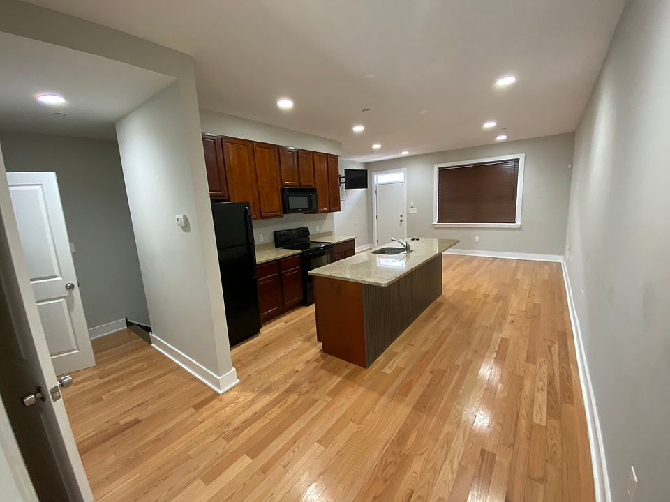 1st image of 335 Cantrell St