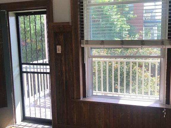 2nd image of 1376 N Pearl St APT 202