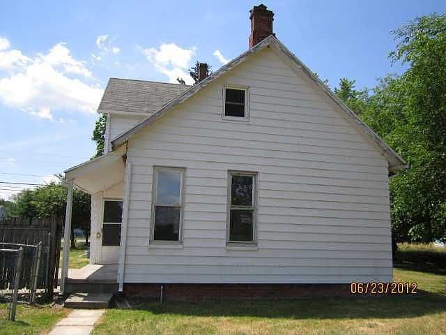 2nd image of 4034 Angola Rd