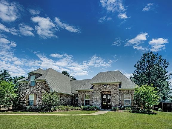 3rd image of 167 Cottonwood Dr