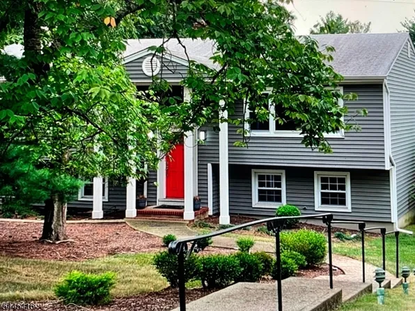 1 Tudor Ter, Livingston, NJ 07039
